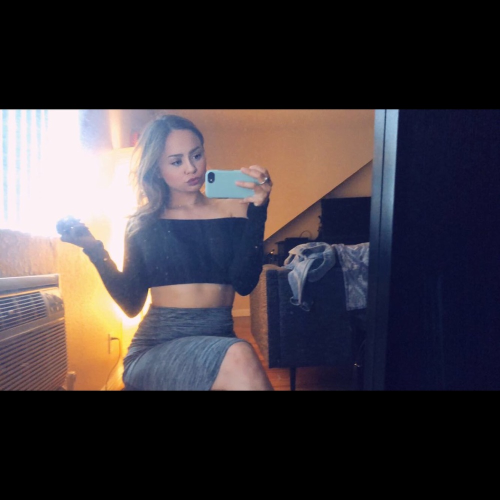 Gray pencil skirt